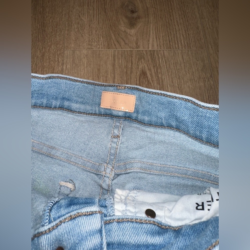 Mother The Weekender Fray Flare Leg Blue JeansCalifornia Cruiser Size 24 - Picture 3 of 9
